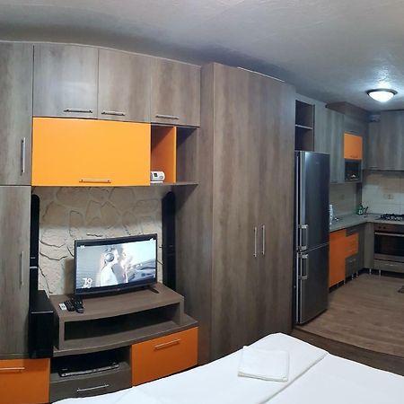 Pretty Bella Apartment Брашов Екстериор снимка
