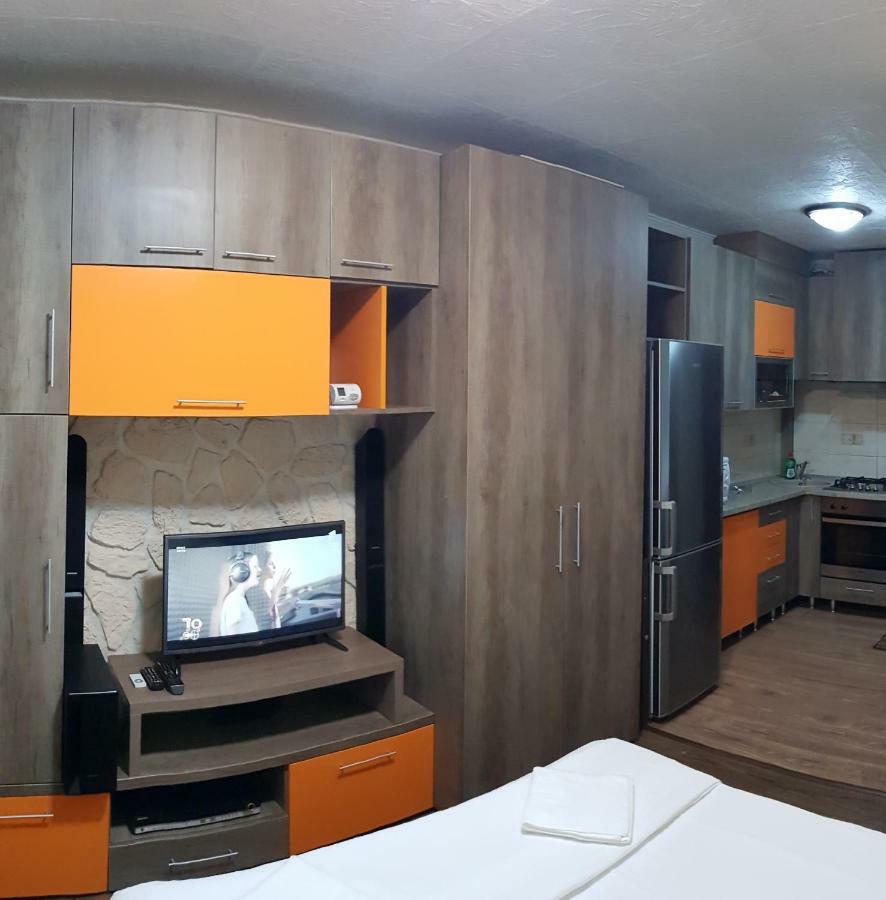 Pretty Bella Apartment Брашов Екстериор снимка
