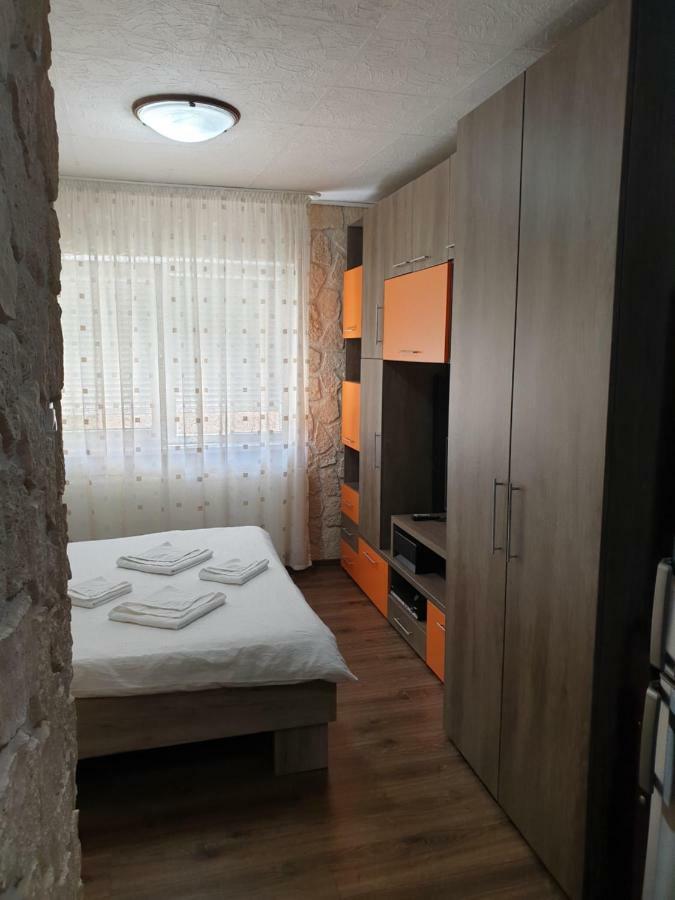 Pretty Bella Apartment Брашов Екстериор снимка